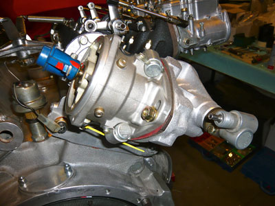 Non-US motors had a single distributor feeding all 12 cylinders (15089).